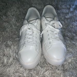 White platform shoes with print